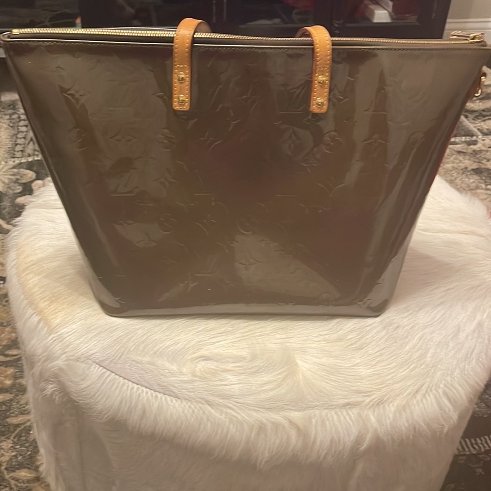 Louis Vuitton Bellevue Handbag View 2